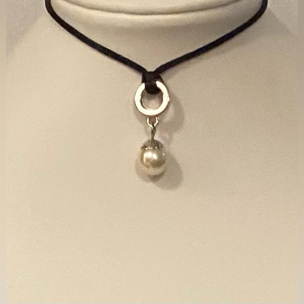 NEW  Faux Pearl necklace & earrings